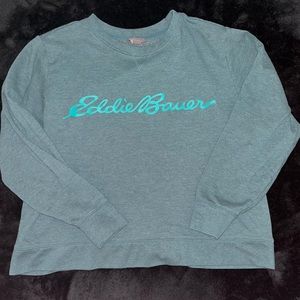 Comfy Eddie Bauer sweatshirt. Lightweight and good for summer nights.